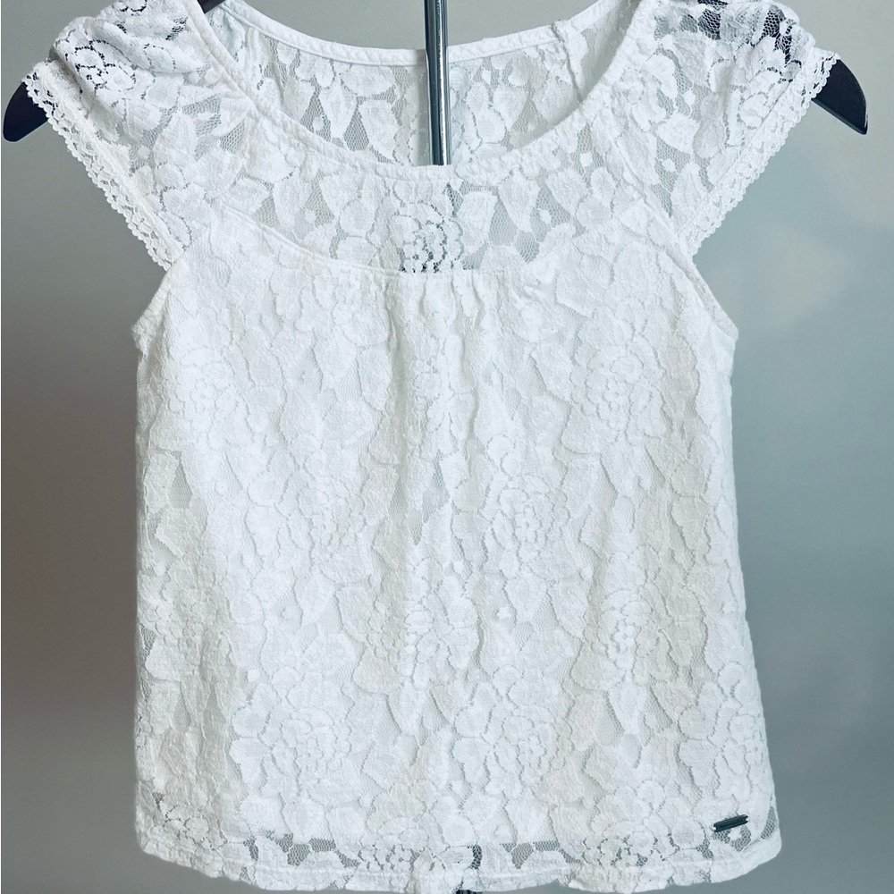 Abercrombie kids timeless eyelet top in white 🤍
